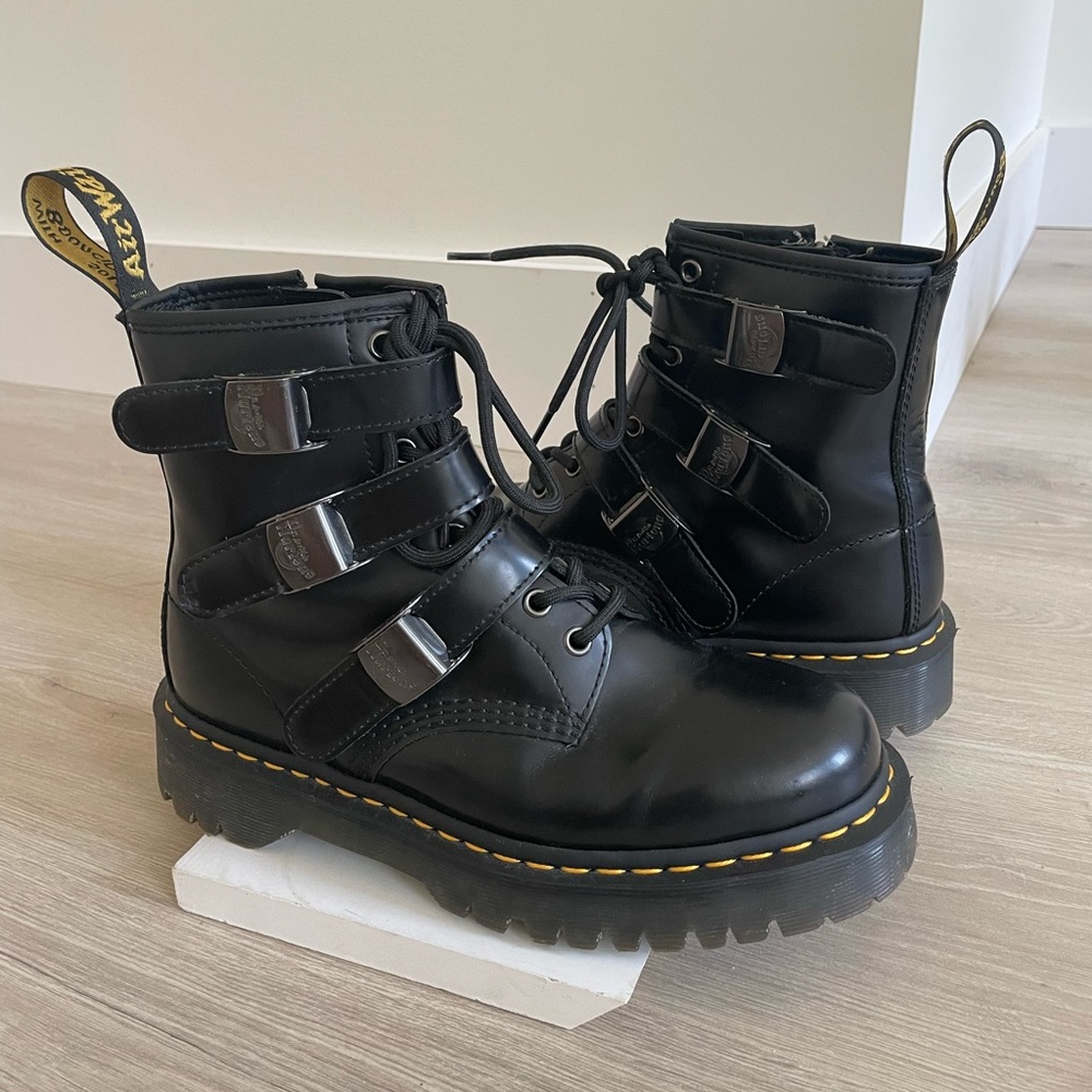DR MARTINS 1460 FENIMORE Womens BEX MOTO Tripple Buckle BOOT (worn once)
